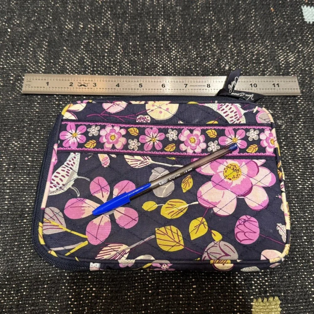 Vera Bradley Floral Nightingale Pattern Quilted Tablet Zippered Pouch, 2011